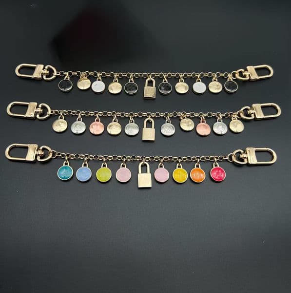 2026 New Designer Keychain Bag Pendant Fashion High-end Jewelry Pant Chain Bag Hanging Pendant Gold