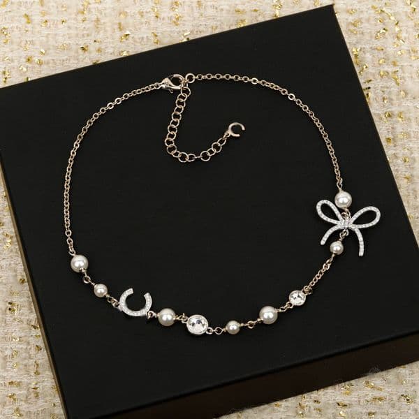 2026 Luxury quality charm drop earring with diamond and white shell beads simple design pendant necklace choker have stamp PS6377B