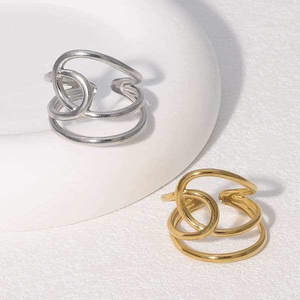 Stylish Elegance Meets Functionality Sleek Stainless Steel Strap Enhanced With Premium 18k Yellow Finish