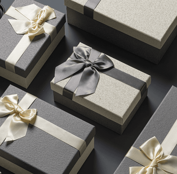 Gift box. Paper box. Packaging box. Birthday gift box, Express delivery available. Cosmetics, facial mask, clothing, etc. are available