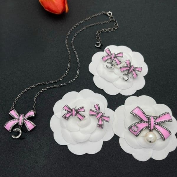 Luxury Classic Necklace Designer earring Flower Pendant brooch Necklace set Gold Plated Crystal Necklace Women Party Jewerlry