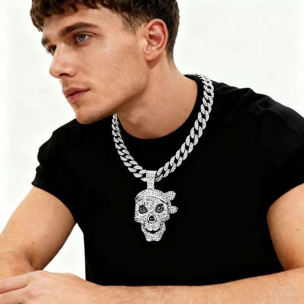 Street Shiny Eye-Catching Personality Full Diamond Hip-Hop Pirate Skull Pendant Men's Punk Cuban Chain