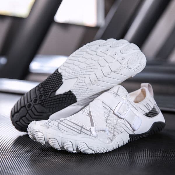 Designer's indoor fitness shoes, treadmill, skipping rope shoes, outdoor water wading and river tracing shoes, beach swimming shoes, cycling five finger shoes