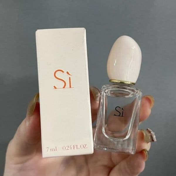 the bestselling mens and womens mini perfume has a strong floral fragrance and a lasting natural flavor moderate perfume
