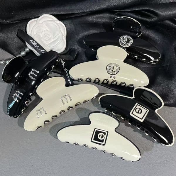 Hair Claw Clip Large Size Hairpin Designer Jewelry Hair Accessories Fashion Stylish Women Girls Hairstyling Black White