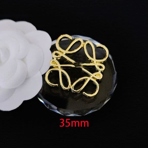 20style Luxury Classic Womens Brooch Suit Dress Sweater Pins Brand Letter Small version 3.5CM smooth surface Designer Brooches Women Jewelry Accessories Gift