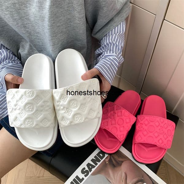 Sandals Slippers Designer Sandals new Summer New Womens Internet-Famous Versatile Platform Wedge Soft Sole Anti-Slip Niche Outdoor Slides