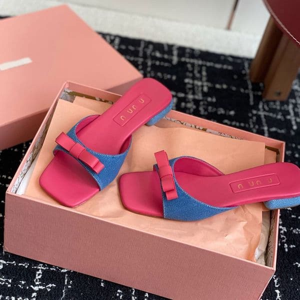 designer sandals luxury womens summer slides anti slip wear resistant genuine leather outsole flat sandals decorated with sign square toe sandals on the uppe