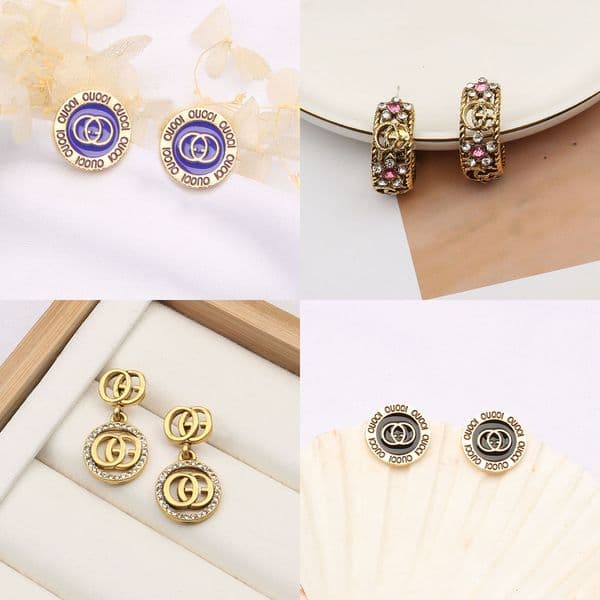 Luxury Jewelry Womens Bee Women Designer Letter Stud Earrings Fashion Party Wedding Engagement Lovers Gifts Wholesale