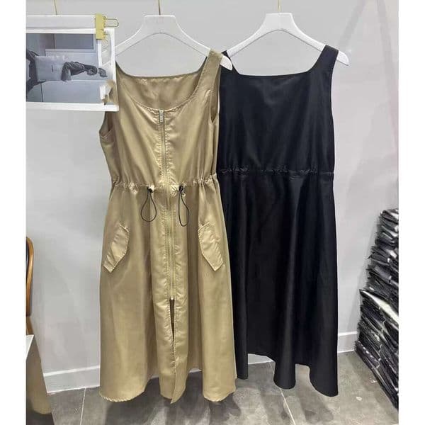 New Spring Fashion Women's Sleeveless Dress Simple Round Neck Waist Slimming Effect e22 Wrinkle Design Large Bottom