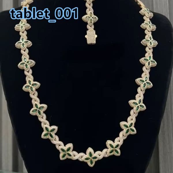 Elegant Hip Hop Moissanite Floral Necklace Unisex Luxury Gold Chain Green Stone Design Sparkling Fashion Jewelry Statement Style