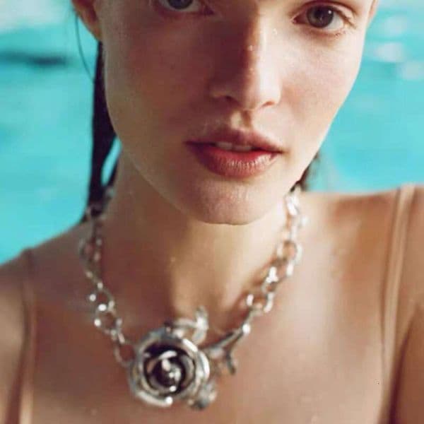 ZA European American Fashionable Unique Three-Dimensional Rose Flower Pendant Necklace with Stylish Metal Ring and Thick Clavicle Chain