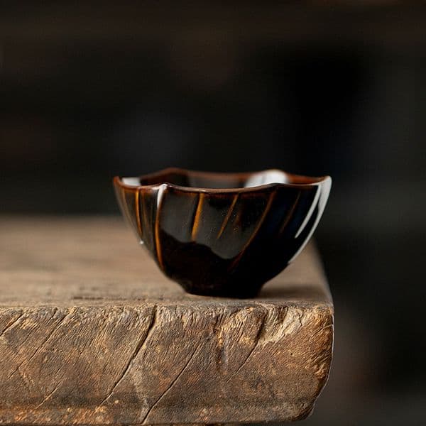 Bestseller Tang-Song era black glaze flower-shaped master Kung Fu set, home-use ceramic sauce-colored tasting large tea cup, single cup ddmySat