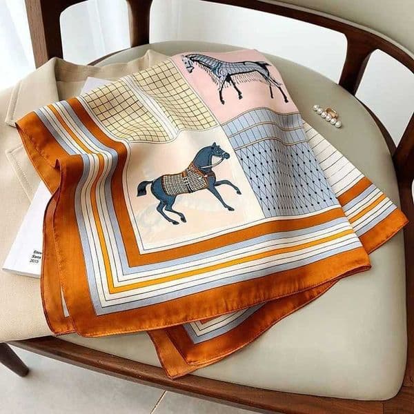 Luxury Brand Design Silk Square Scarf for Women Satin Shawls Casual Scarves Hjiab Bandana Hair Bandana Fashion 7070cm