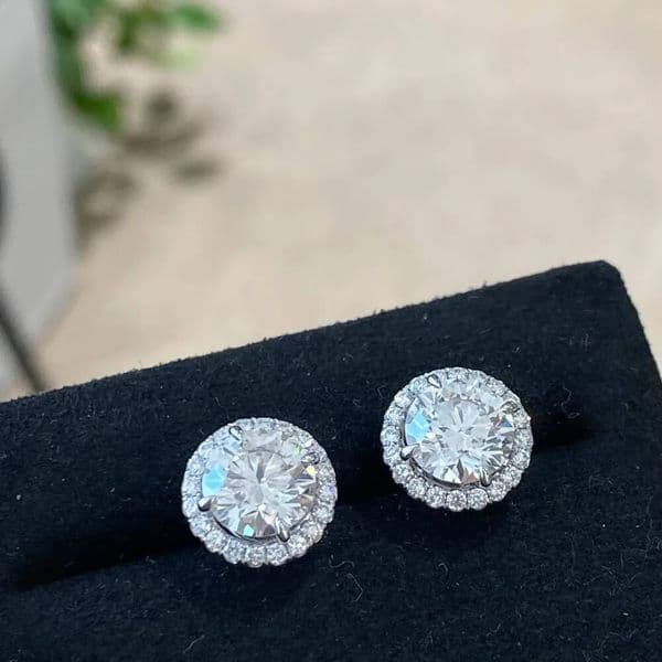High Quality White Gold Round Brilliant Cut 05 Carat Lab-grown Diamond Stud Earrings Set Unisex IGI Certified