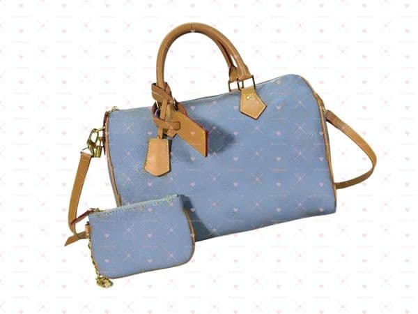 Luxury Sophistication: Elegant Leather Shoulder Bag for Versatile Elegance