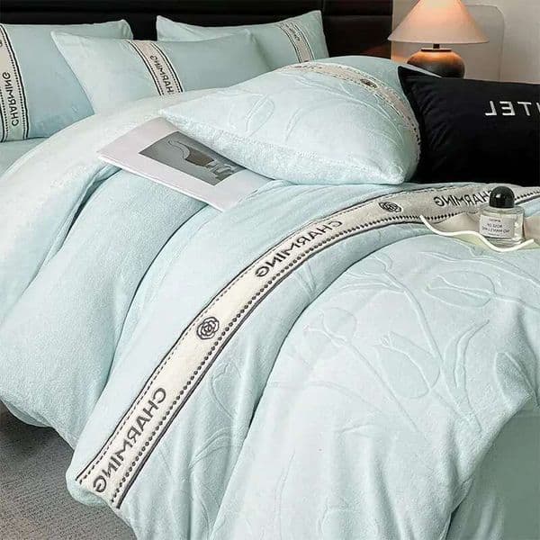 Designer Luxury High-end Carved Milk Velvet Bedding Set of Four, Light Luxury Premium Touch, Thickened Coral Fleece Bed Sheet & Duvet Cover for Bedroom Home Decor