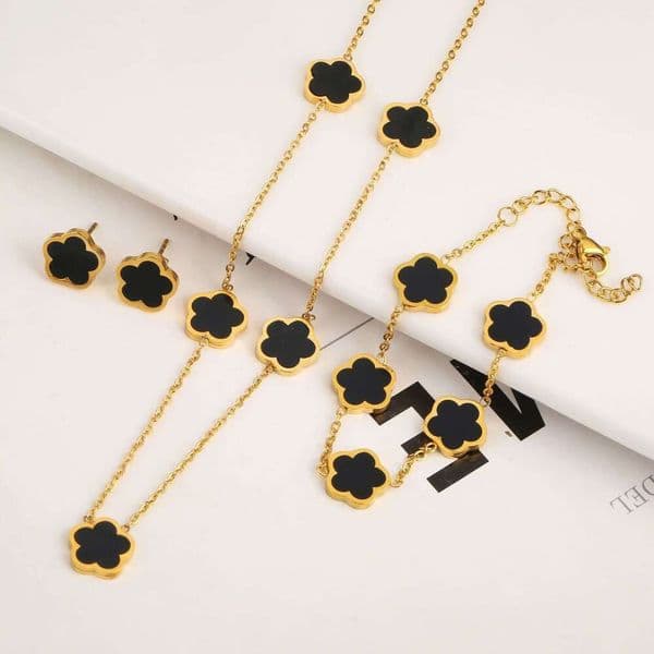 Clover Five-Leaf Ring Women's Fashionable Luxury Exquisite Petite Floral Jewelry Set