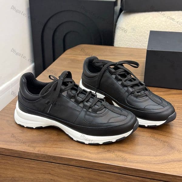 Women Sneakers Designer Cowhide Lace Up Dress Shoes Outdoor Leisure Shoes With Dust Bags Casual Sport Hiking Shoes Classic Red Black Rubber Sole Mules