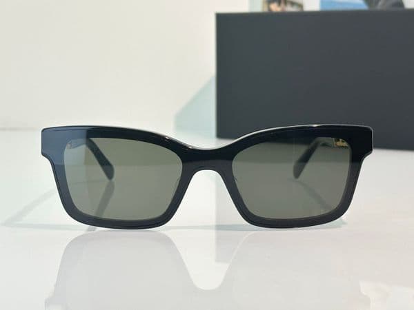 Luxury Designers Womens Sunglasses For Women Men Sun Glasses Mens Designer 1911Q Fashion Style Protects Eyes Random Box
