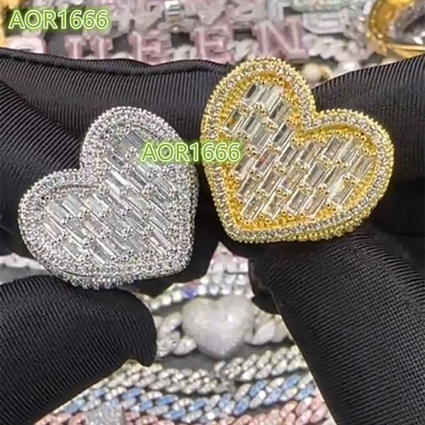 Wholesale Fashion Baguette Moissanite Rings 18K Gold Plated Iced Out Cubic Moissanite VVSia Trendy Heart Ring for Women