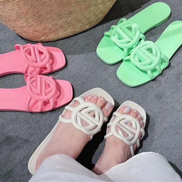 Designer Sandals Women's Luxury Hollow out New Flat Slippers Men's Fashion Classic Retro Cute Sunshine Beach Sandals Multi color Choice Sandals