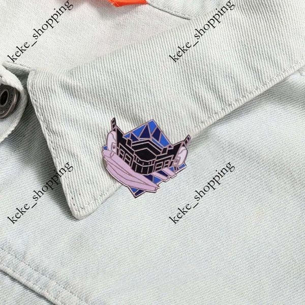 pins Anime badges cartoon enamel Halloween dark badge horror scary gothic japanese game tv movie film pin science fiction accessory S54