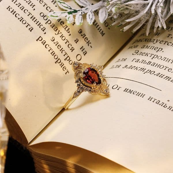 Jewelry High-end Vintage Palace Style Red Pomegranate Ring, Pure Silver Gold-plated Luxurious Water Drop Gemstone Ring for Women
