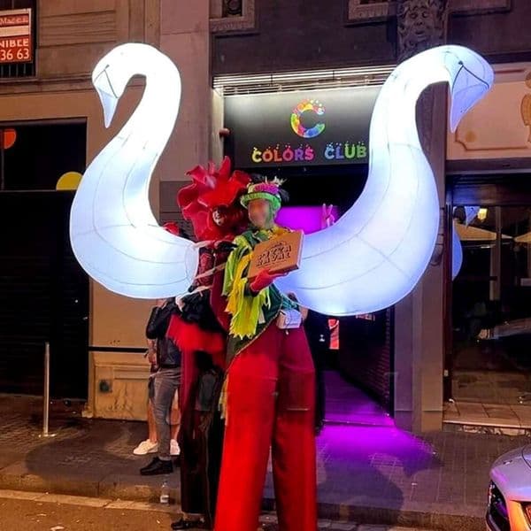 wholesale Funny Illuminated White Walking Inflatable Swan Costume 2m Blow Up Animal Mascot Suit With LED Light For Parade Show Ask about the price