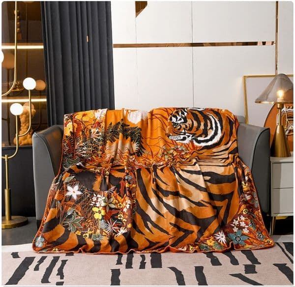 Luxury blanket Fashion light luxury printed European cotton blanket Office sofa nap blanket bed blanket Air conditioning room warm blanket
