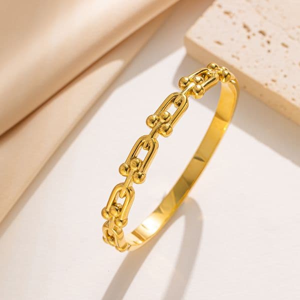 Bracelet Fashionable And Simple U-Shaped Horseshoe Buckle Stainless Bracelet Vacuum Furnace Electroplated Smooth Titanium Steel Bracelet