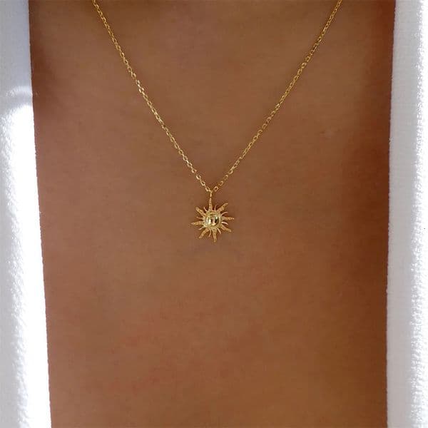 Sun God Necklace Wholesale Jewelry Women Gold Pendant Niche High-End Sweater Accessories Light Luxury Collarbone Chain