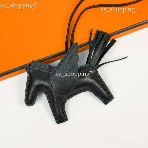 A10 Leather mini pony pendant hand-sewn sheepskin keychain, various bag hangers with boxes