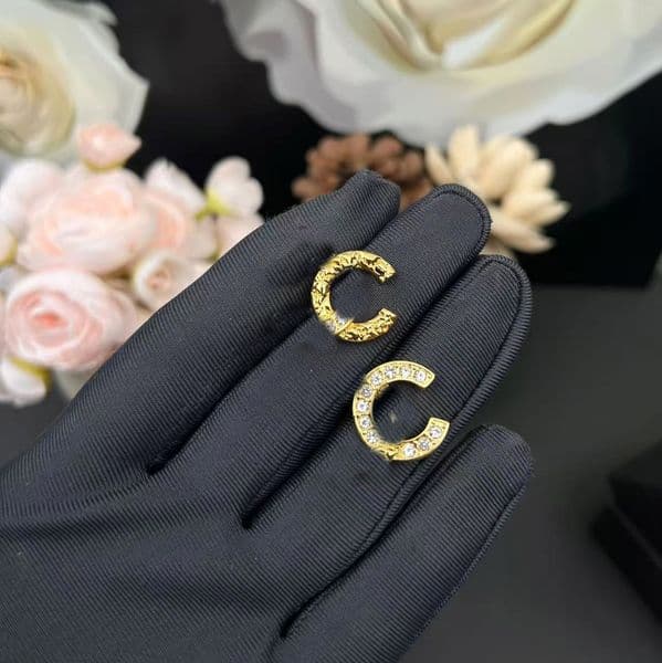 Designer Earrings c Luxury Stud Pearls Diamonds Earring Fashion Women popularity party Jewelry Woman Wedding Gold CCity bnm6t5