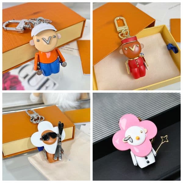 Sunflower Charms Designer Keychains Car Charm Keychain Toys Charm Top Quality Cute Letter Doll Key Rings Luxury Bag Charm Keychains