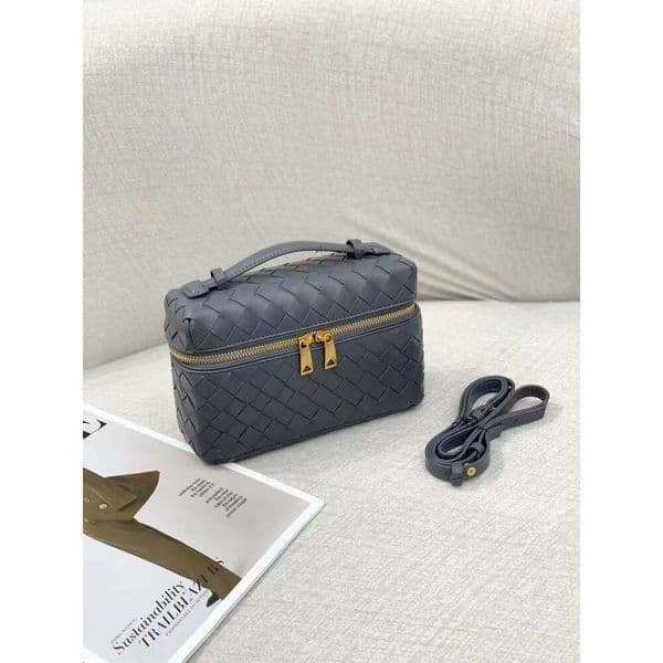 New Woven Bag Popular Lunch Box Bag Handbag Crossbody Bag Women Small Square Bag, Single Shoulder Fashionable Retro Trend With Correct Letters 20cm