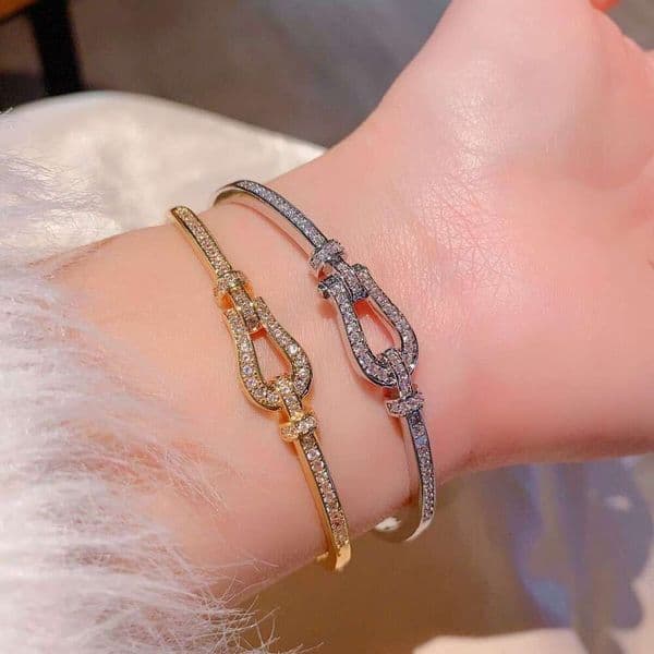 Bracelet Designer Luxury jewelry bangle for women Copper plated with 18K gold Dia Studded Open Bracelets High End Fashion Personality Design Holiday gifts