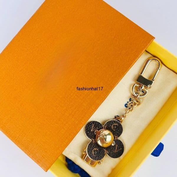 Key Rings High Quality Keychain Classic Luxury Designer Car Keyring Stainless Steel Bag Charm Unisex Fashion Key Ring Accessories Gifts