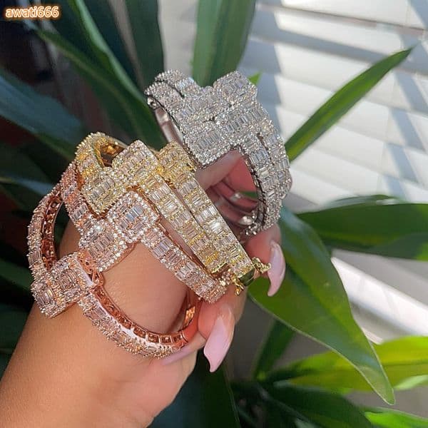 Womens Elegant Gold-Plated Diamond Bracelet Iced Cubic Moissaniteia Miami Baguette Hip Hop Style Brass Bangle Jewelry-for Gifts