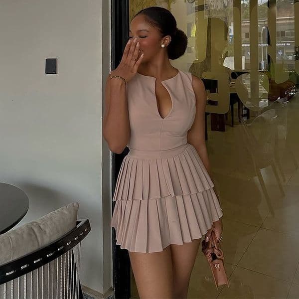 European Designer Dress And American Women's Clothing 2026 Summer Fresh Sweet Fashionable V-neck High-waisted Slimming Pleated A-line Dress Short Skirt