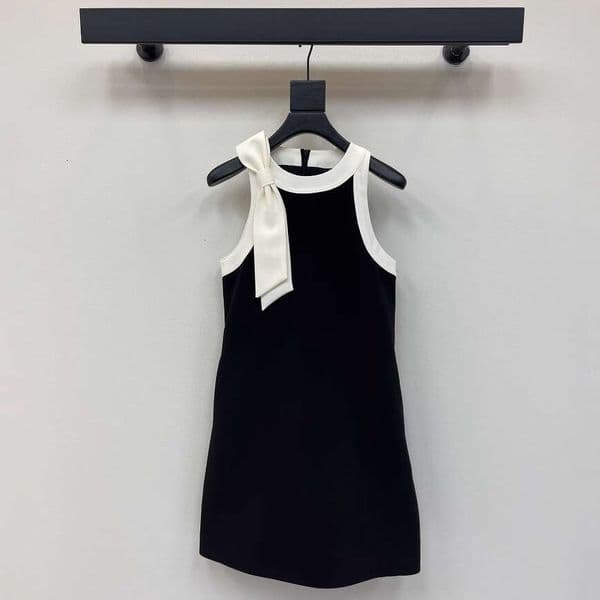 2026 summer designer tie high-end unique women's sleeveless elegant j29 color blocked vest small black skirt