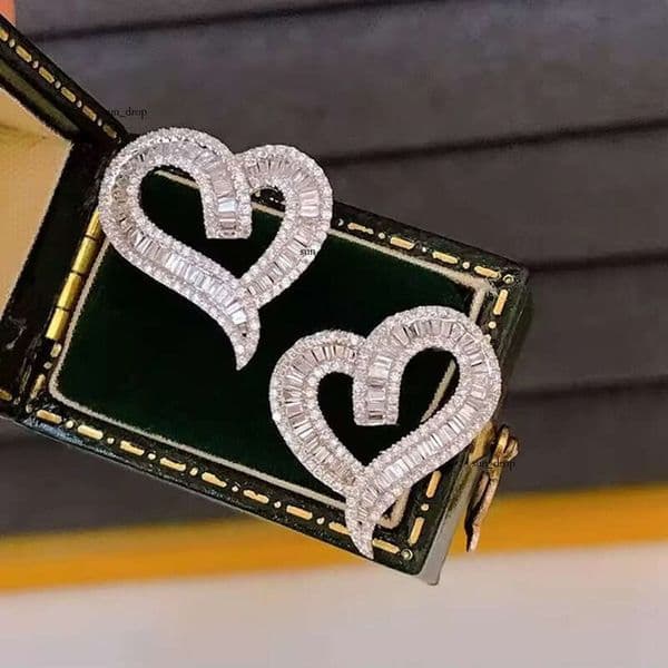 Heart-Shaped Light Luxury Earrings for Women Princess Elegant Lady Jewelry Direct Factory Sale Hollow Design Super Popular Model