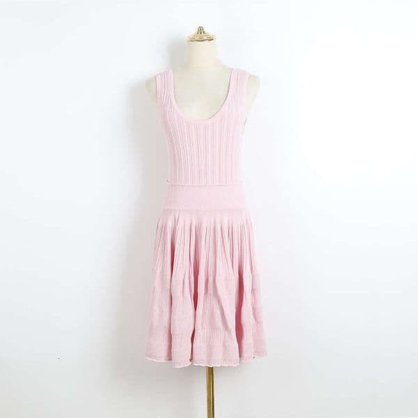 2026 summer new designer pink sleeveless vertical striped knitted slim fit r27 dress for casual wear and dating