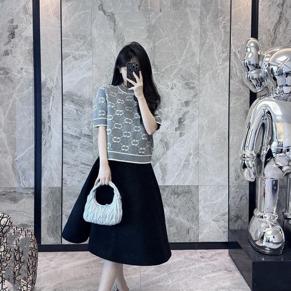 High-end Short-sleeved Women's Autumn New Style Sophisticated Color-blocking Polo Letter Jacquard Top Designer Hoodie French-style Youthful Designer T-shirt