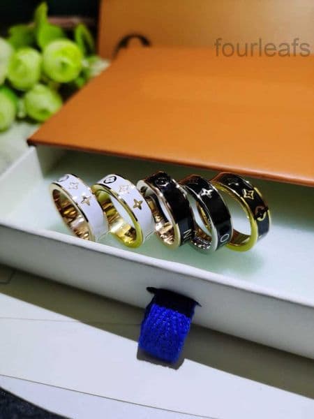 Designer V Letter Ring Luxury Engagement Ring Simple Jewelry 925 Silver Gold Plated Fashion European Ring for Women and Men Wedding Birthday Party size 5-11