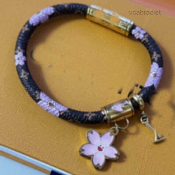 Big Lujia New Product Brand Old Flower Genuine Bracelet Girls Niche High-end Sense Hand Jewelry Vintage Leather Factory Direct