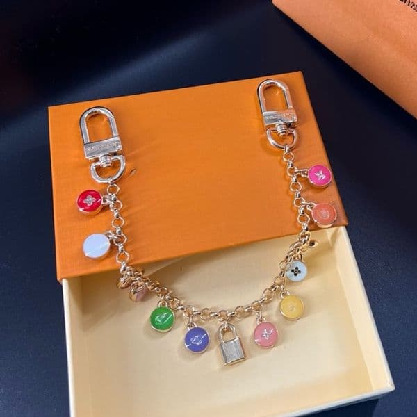 Luxury Designers Keychains Letters Designers Keychain Car Key Chain Women Buckle Jewelry Keyring Bags Gift
