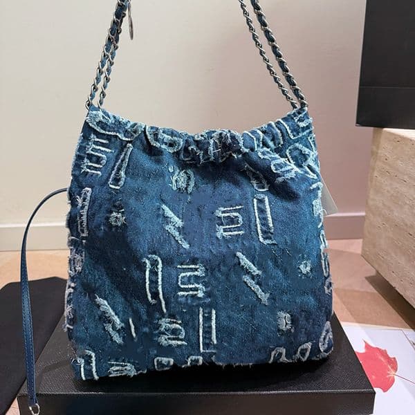 Women Designer Letter Tassel Cowboy Denim 22 Bag Drawsting Hobo Shoulder Bag Vintage Garbage Totes Bag Gold Coin Chains Handbag Casual Shopping Zipper Purse 35cm