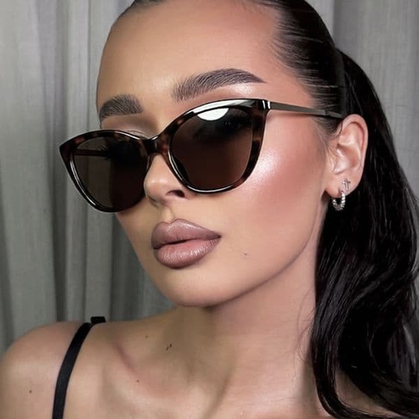 European and American Sweet Cool Spicy Girl Cat Eye Sunglasses 2026 New Retro Sunglasses Modern Women's Bare Face Sunglasses Trend