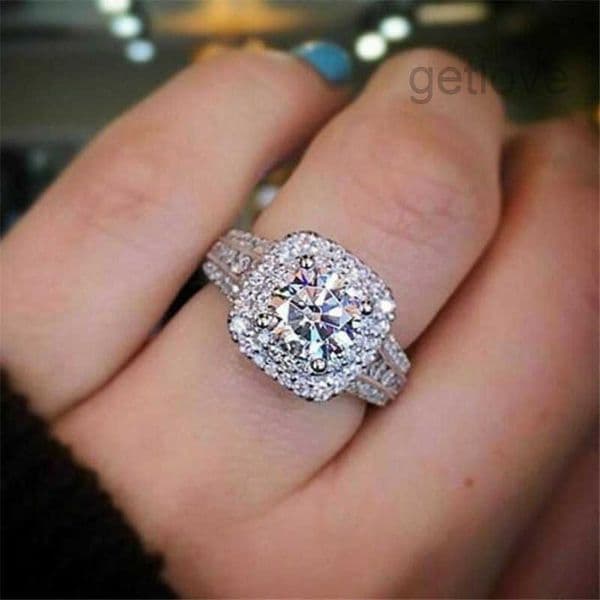 2020 Top Selling Stunning Luxury Jewelry 925 Sterling Silver Round Cut White Topaz CZ Diamond Gemstones Wedding Engagement Band Ring Gift